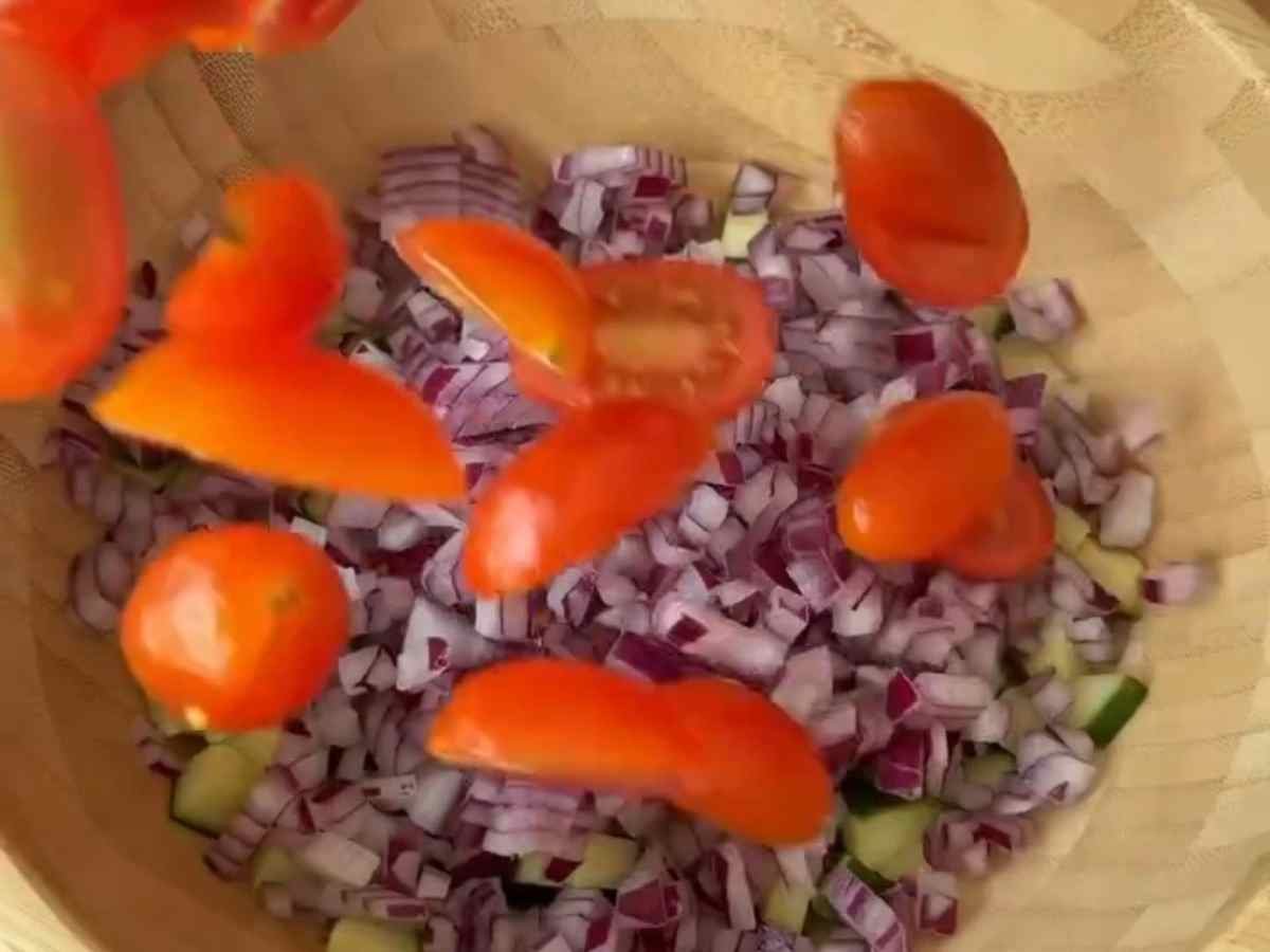 Salada Crocante com Macarrão: O truque para transformar uma salada simples em um vício! Salada