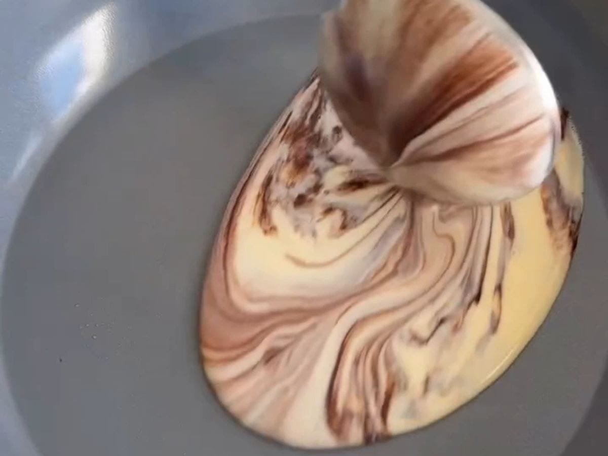 Panqueca Marmorizada Triangular: O truque simples para criar desenhos incríveis na massa! Panqueca Marmorizada Triangular