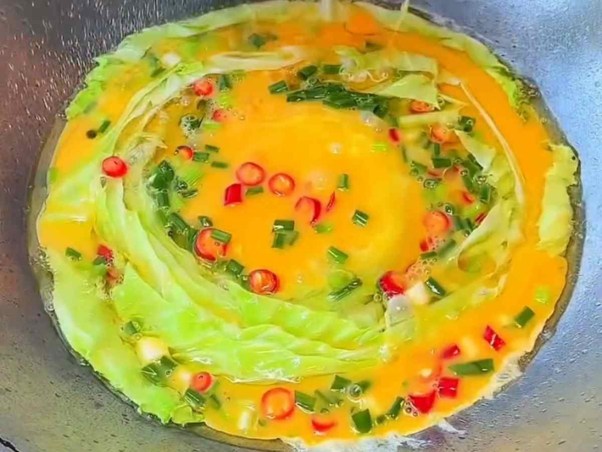 Omelete de Repolho: O segredo da fatia frita e crocante que viralizou na internet!