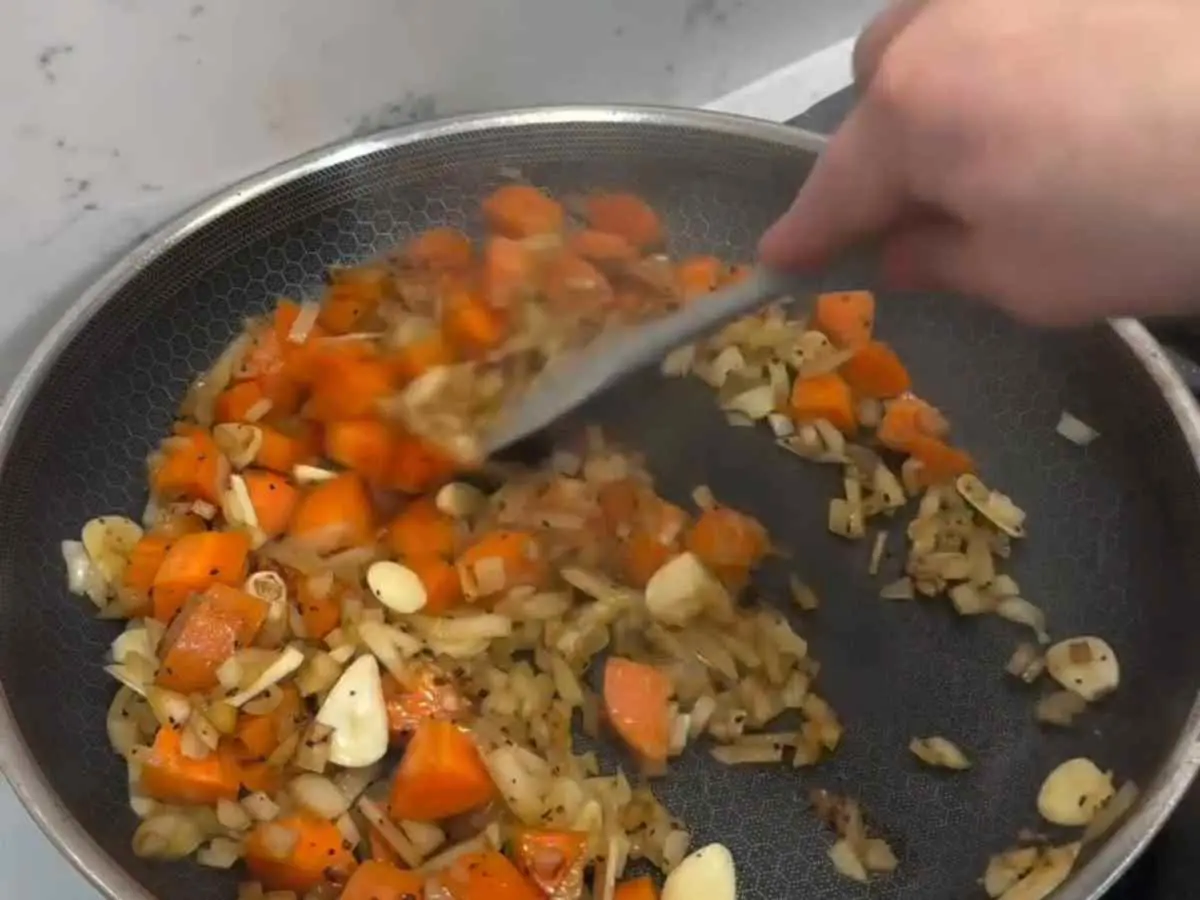 Carne de Panela Desfiada com Peito Bovino