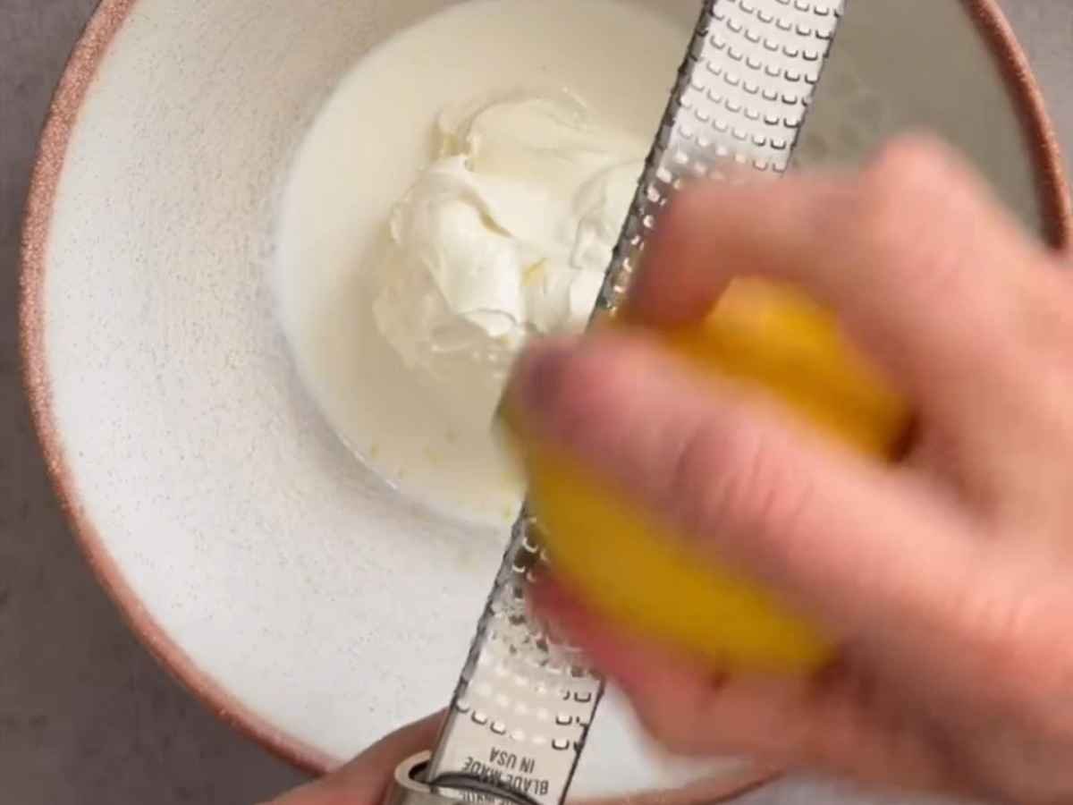 Cheesecake na Airfryer mistura de ingredientes