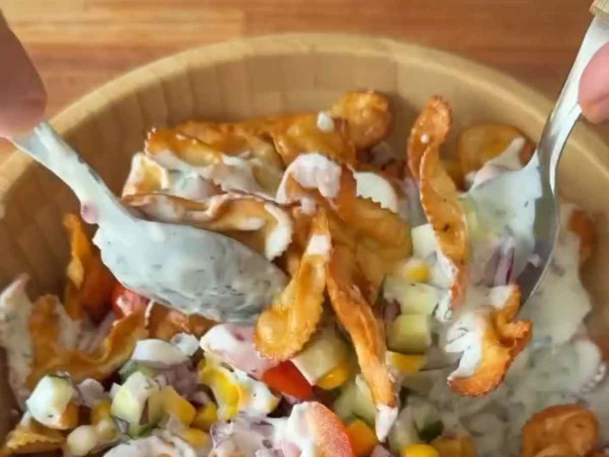 Salada Crocante com Macarrão: O truque para transformar uma salada simples em um vício!