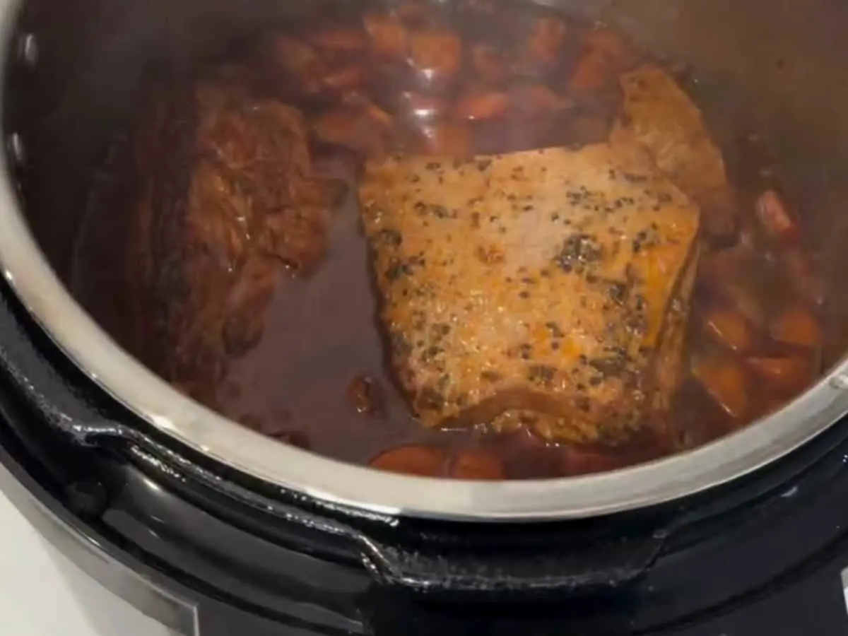 Carne de Panela Desfiada com Peito Bovino