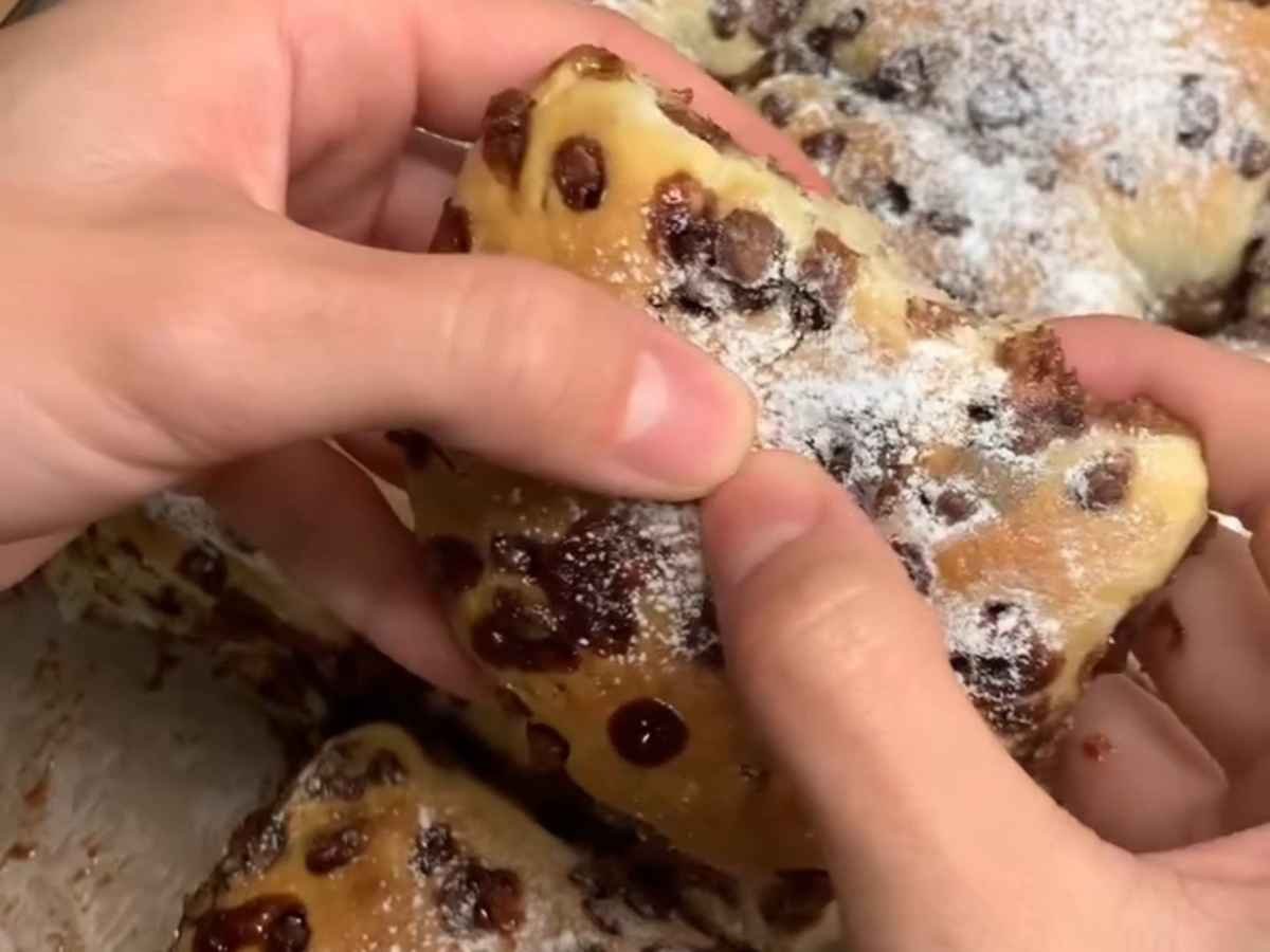 Pão doce com gotas de chocolate