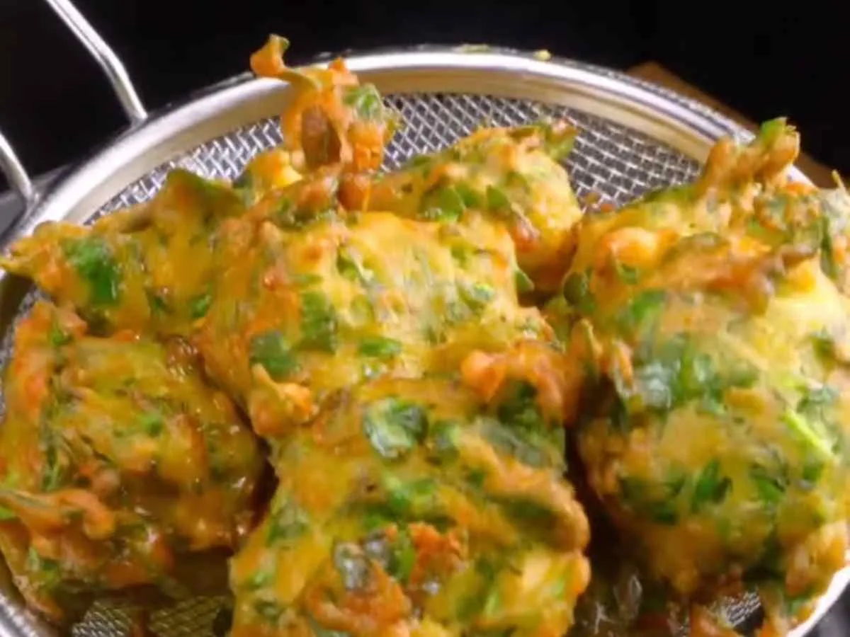 Você teria coragem de comer essa Comida de Rua Indiana? O segredo do bolinho mais famoso de Delhi!