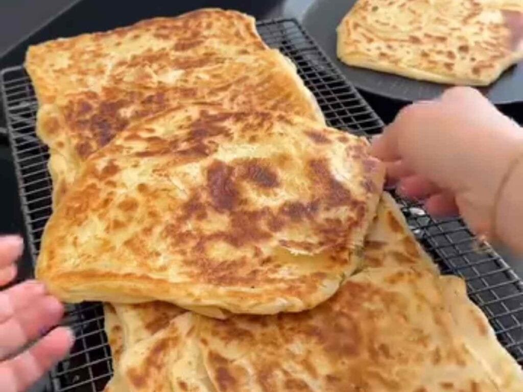  O Pão de Mil Folhas na Frigideira (Katmer Turco)