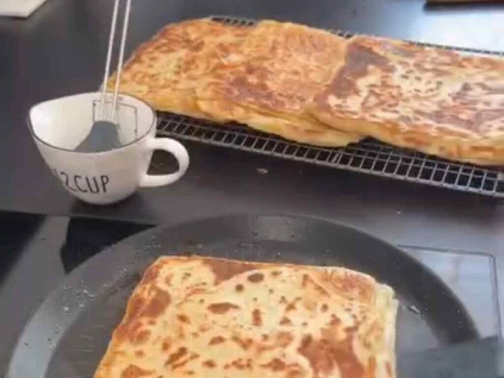 O Pão de Mil Folhas na Frigideira (Katmer Turco)